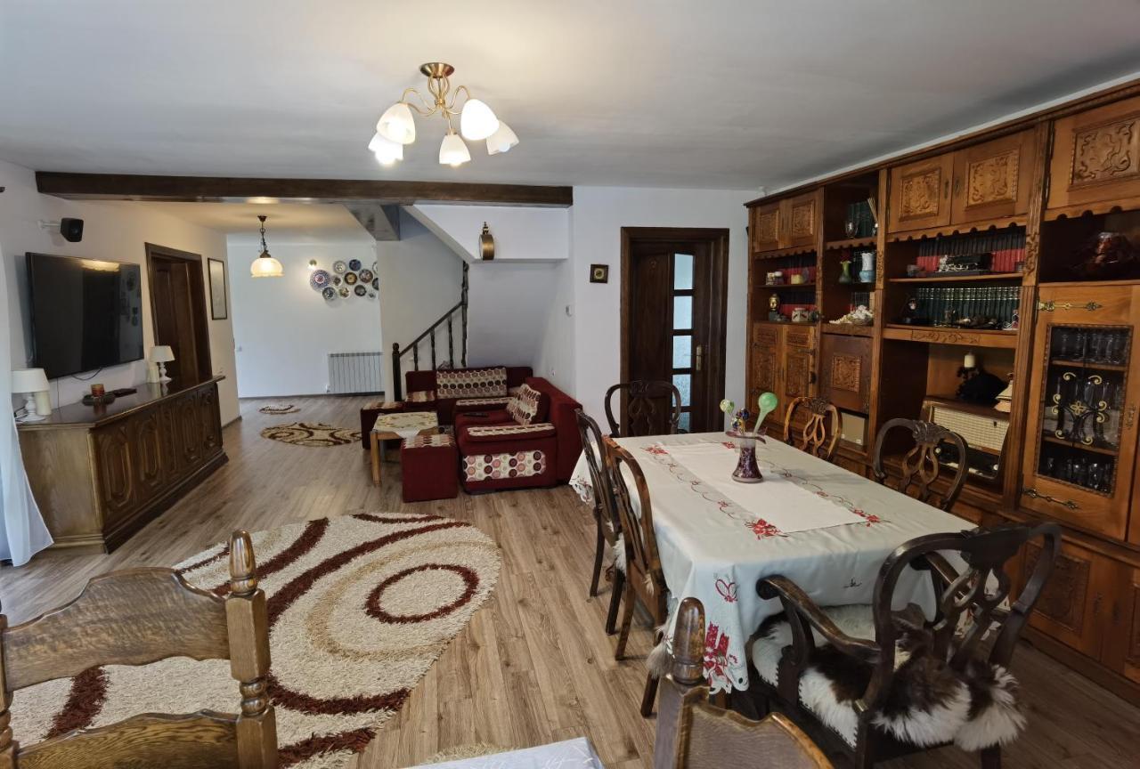 Hotel Conacul Caterinei à Polovragi Extérieur photo